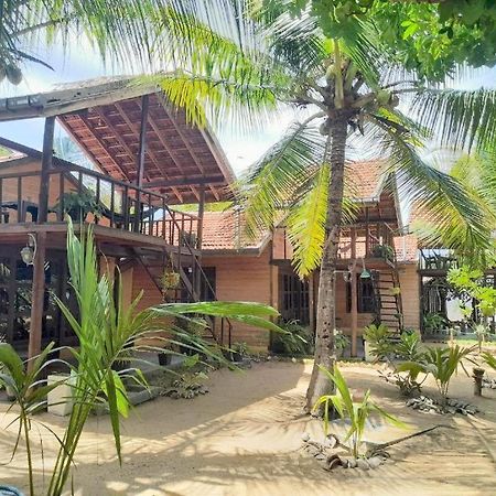 Golden Beach Chalets Аругам Экстерьер фото