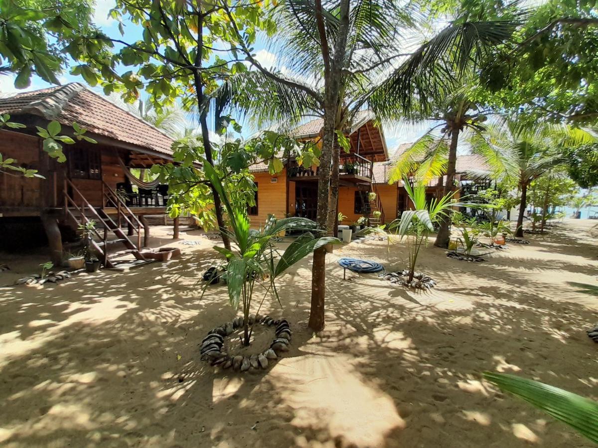 Golden Beach Chalets Аругам Экстерьер фото